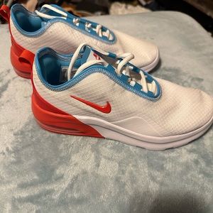 Women’s Nike air max